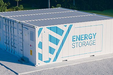 Druhé bateriové úložiště C-energy je v provozu přesně rok, uchovalo a zpětně do sítě dodalo přes 8500 MWh elektřiny