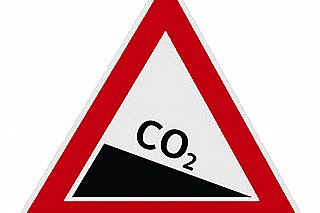 Čeká domácí ekonomiku kvůli emisním povolenkám významný cenový šok?